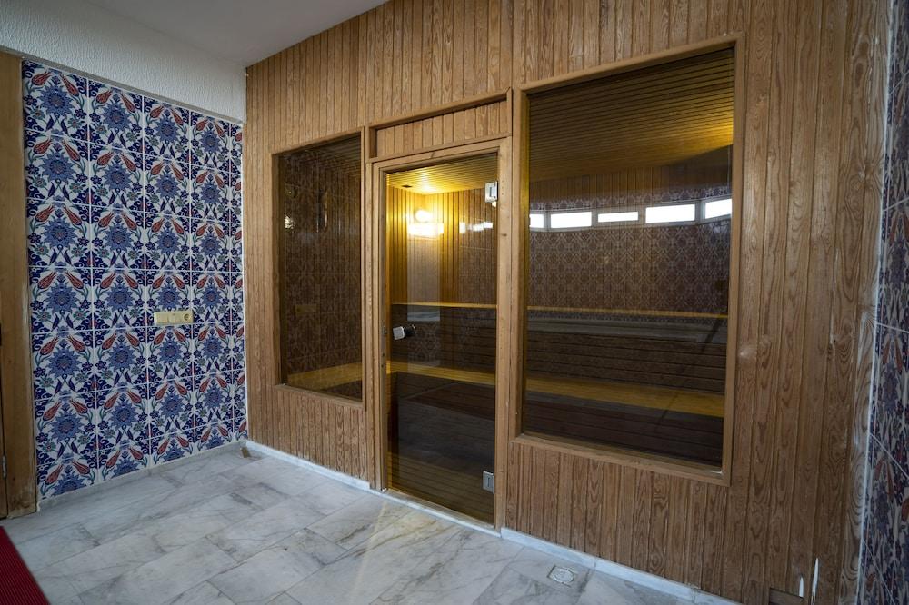 swimming pool spa