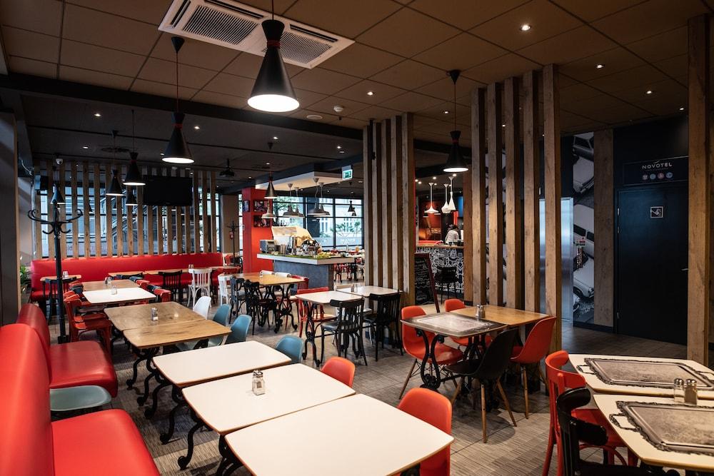 restaurant cafeteria