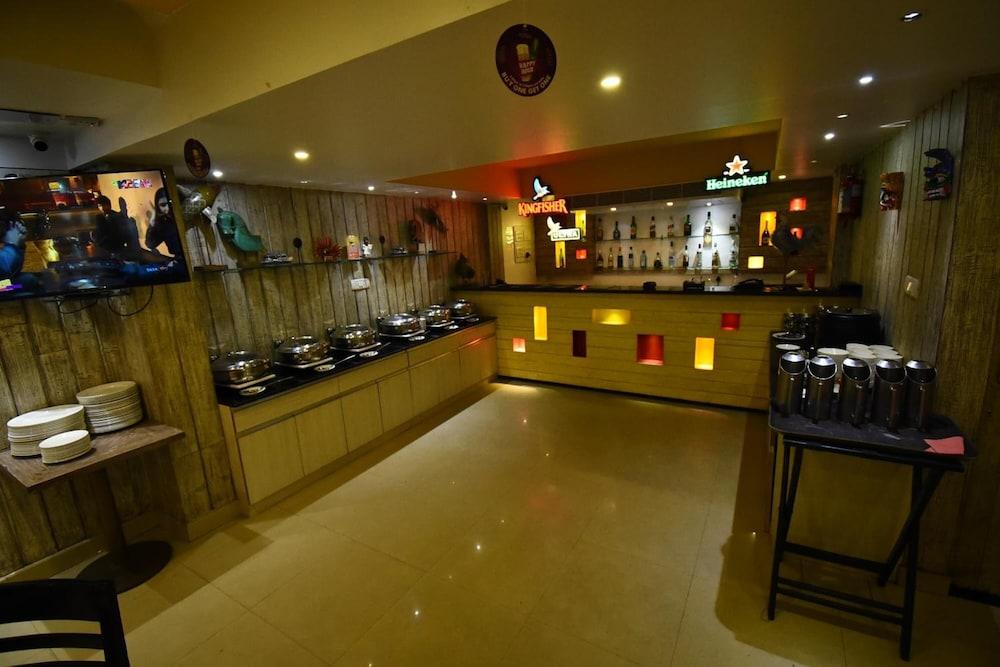 restaurant cafeteria