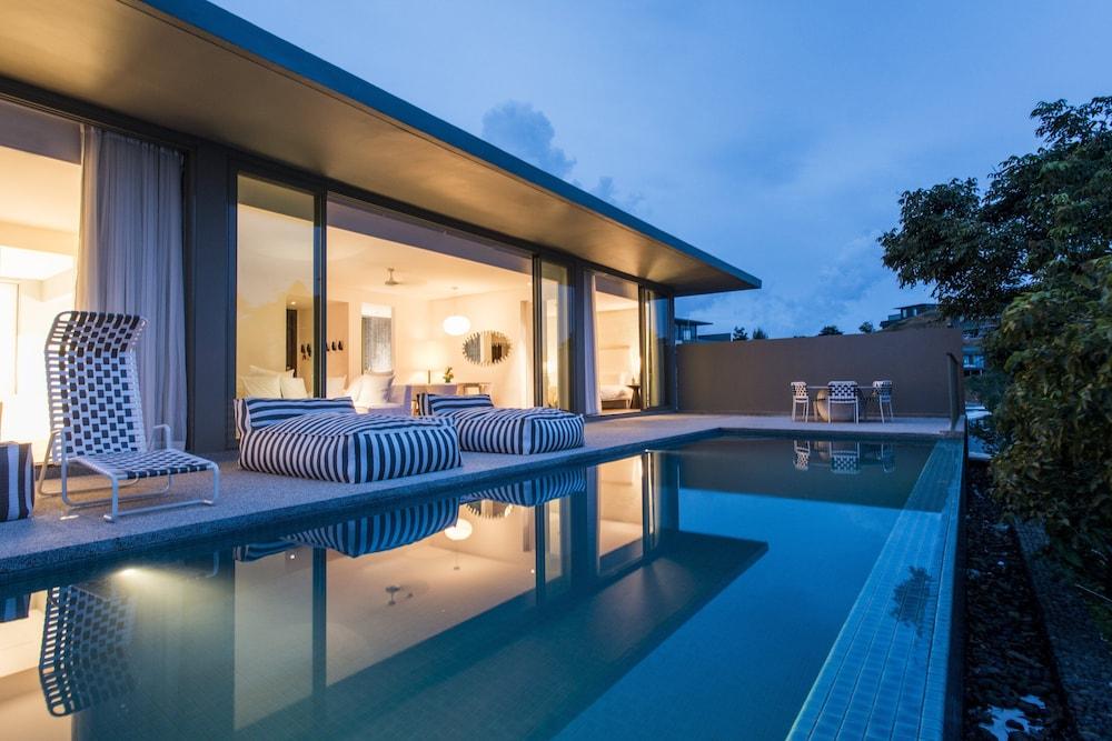 swimming pool spa