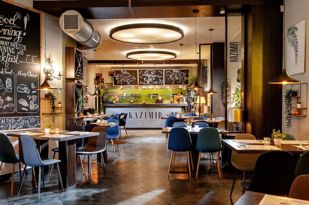 restaurant cafeteria