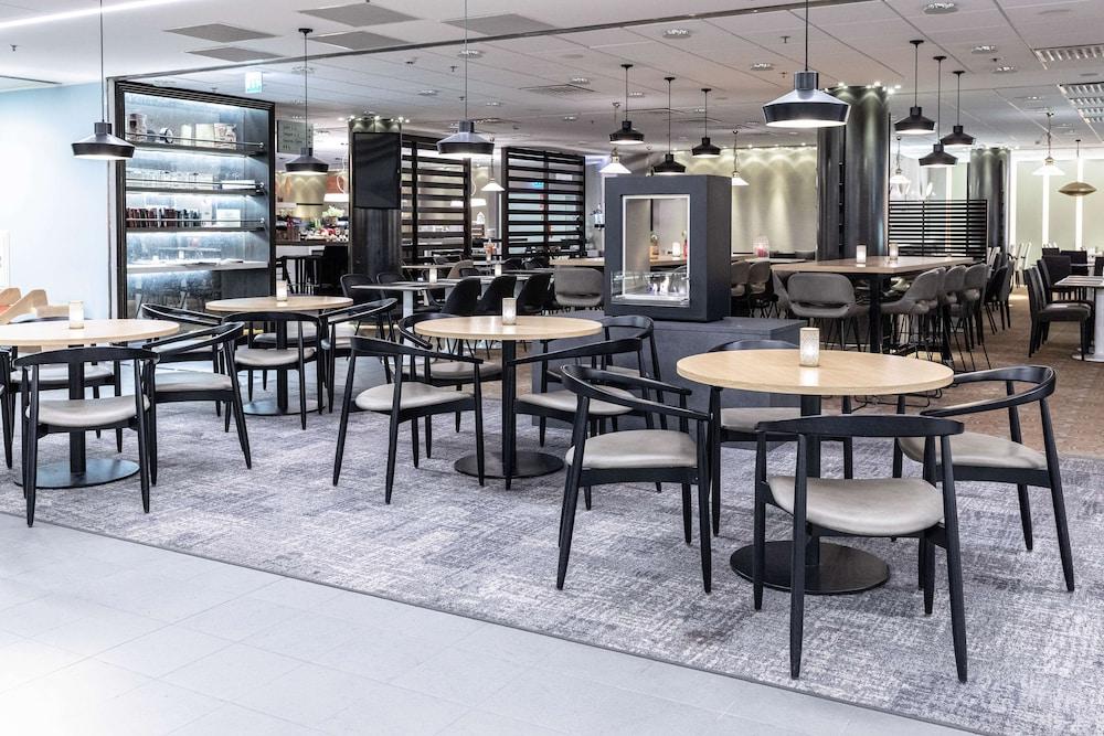restaurant cafeteria