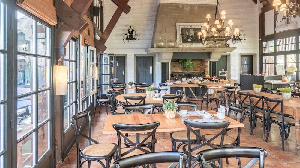 restaurant cafeteria