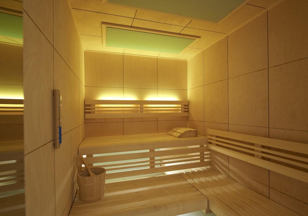 swimming pool spa