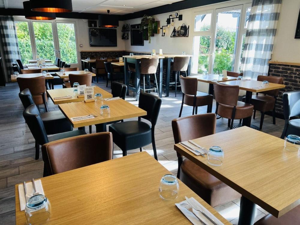 restaurant cafeteria