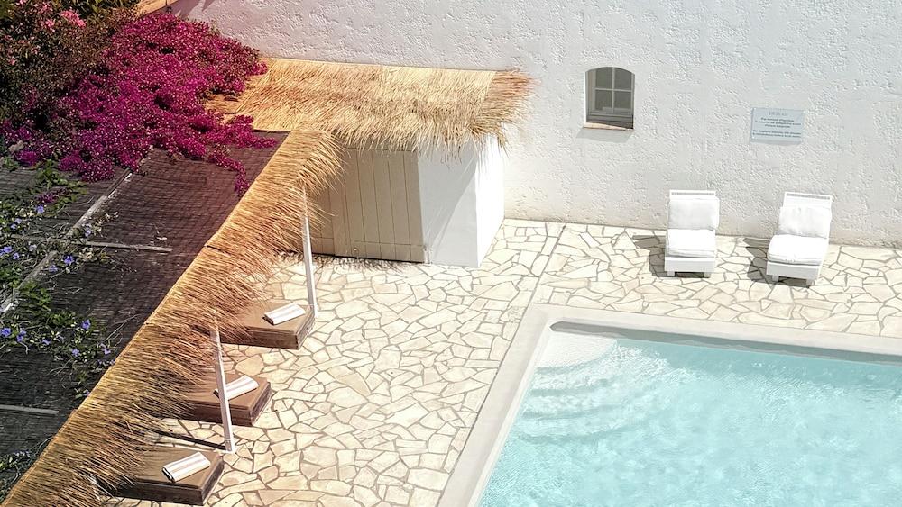swimming pool spa