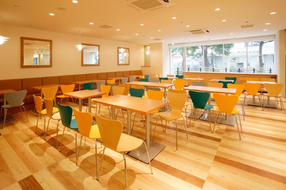 restaurant-cafeteria