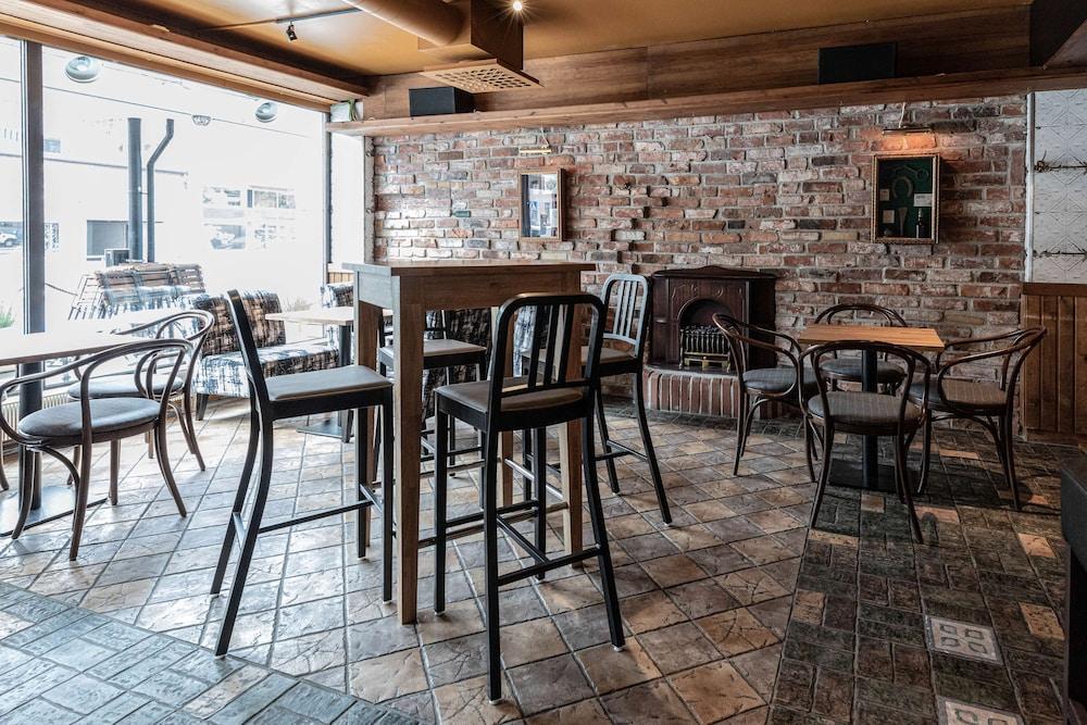 restaurant cafeteria
