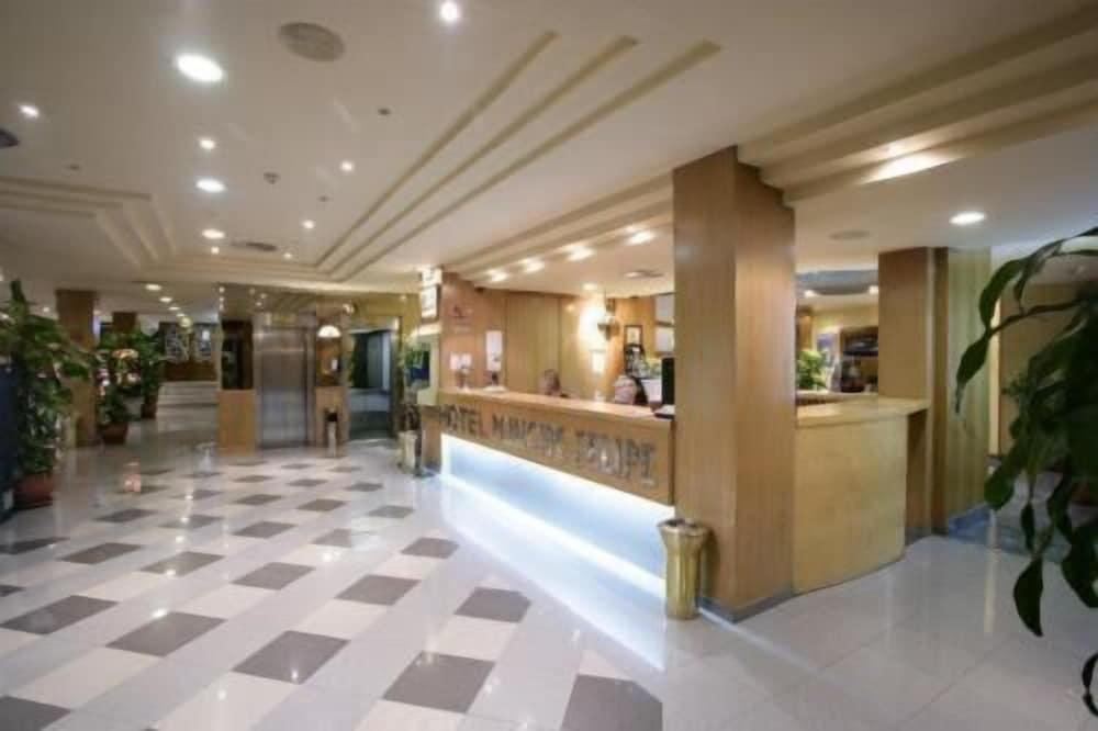lobby