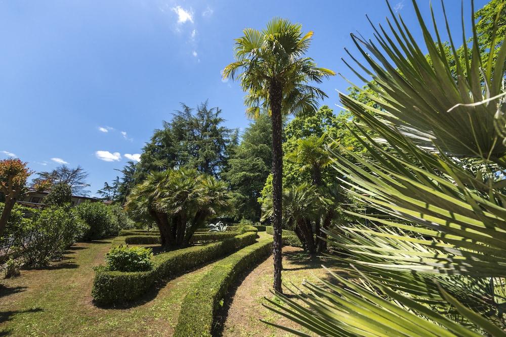 surroundings