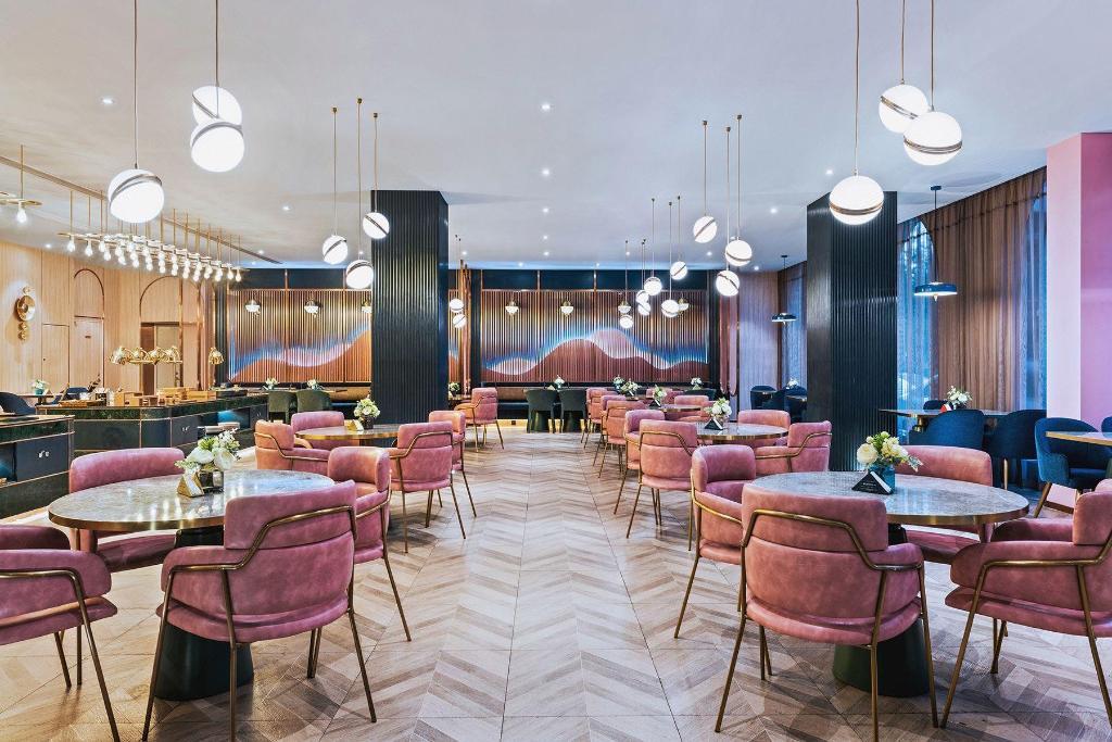 restaurant cafeteria