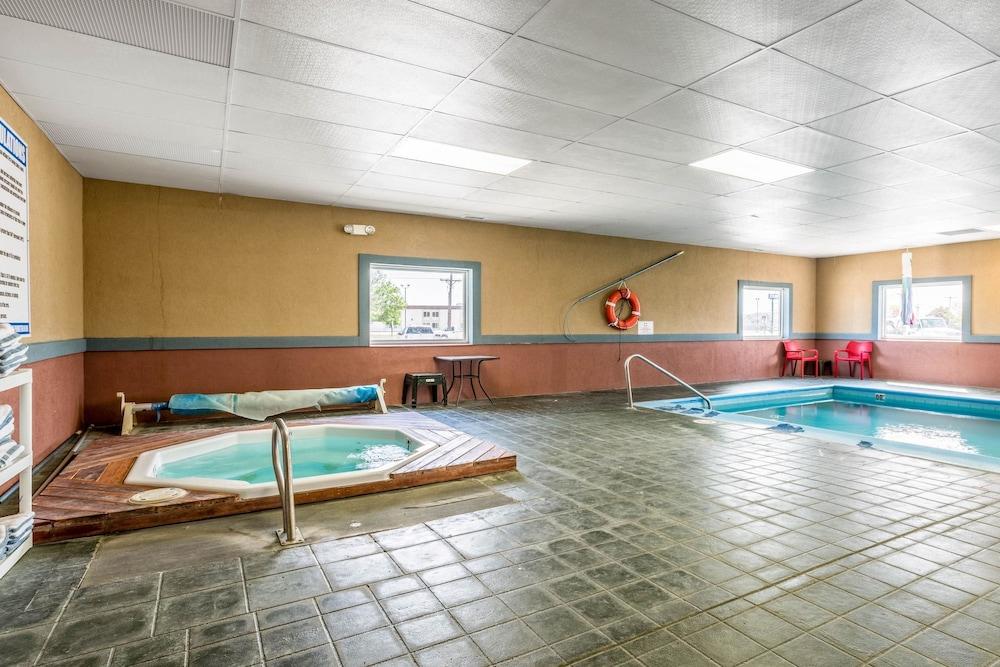 swimming pool spa