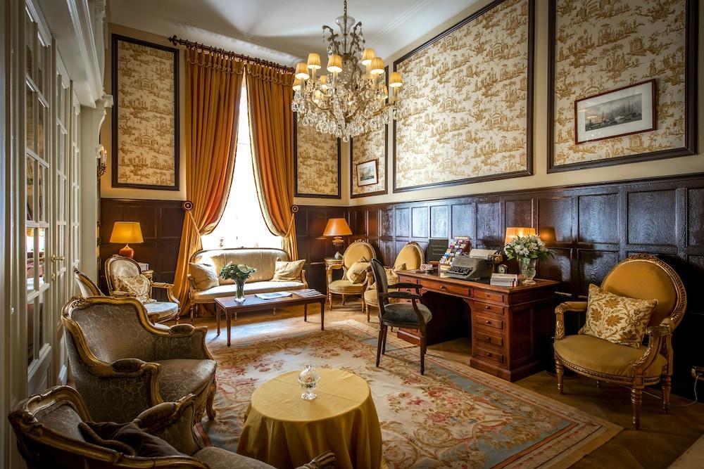 lobby
