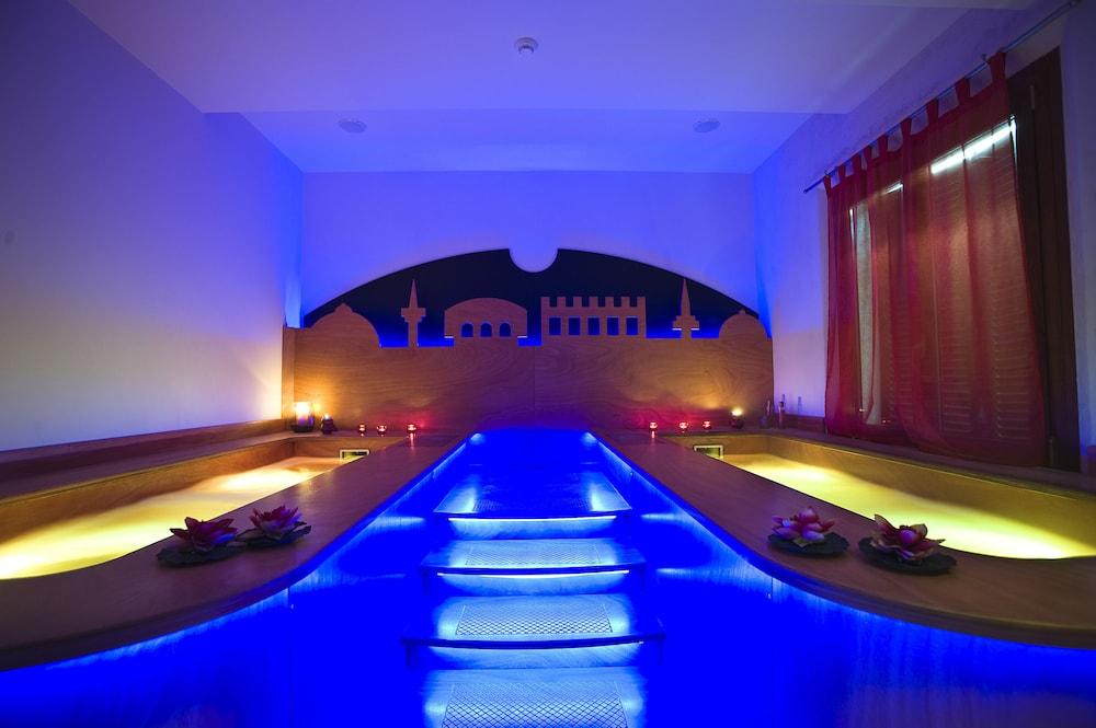 swimming pool spa
