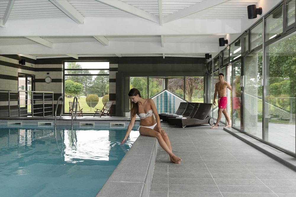 swimming pool spa