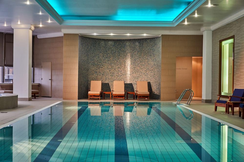 swimming pool spa