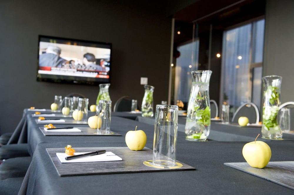 restaurant-cafeteria