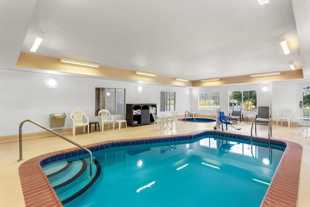 swimming pool spa