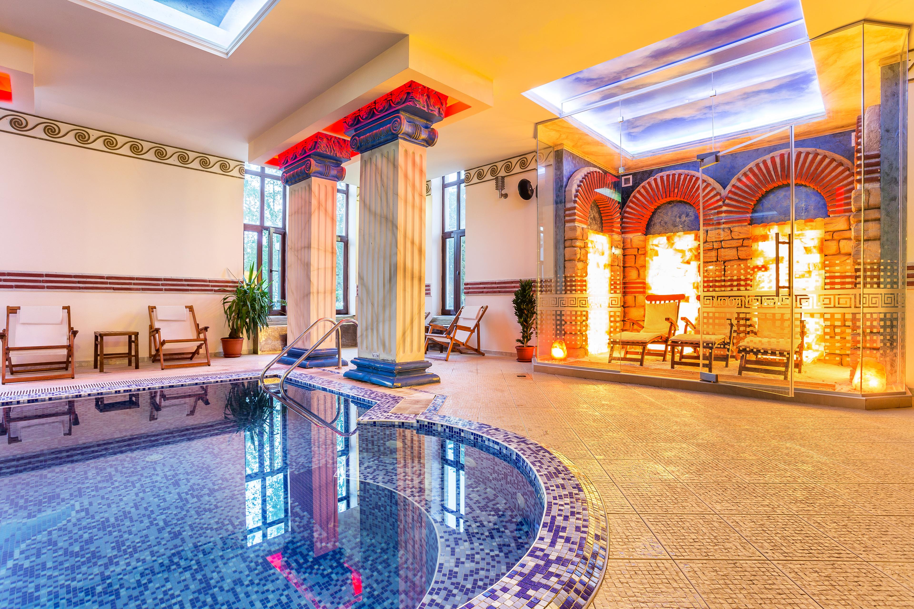 swimming pool spa