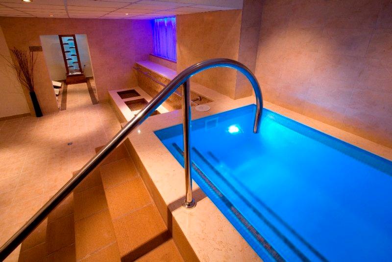 swimming pool spa