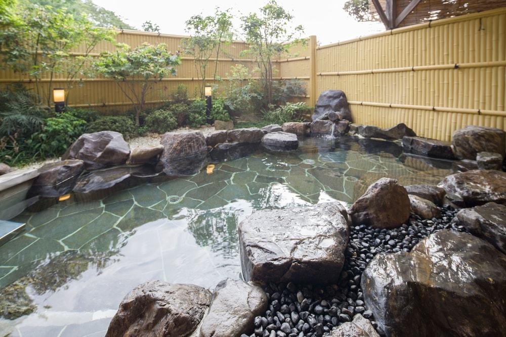 swimming pool spa