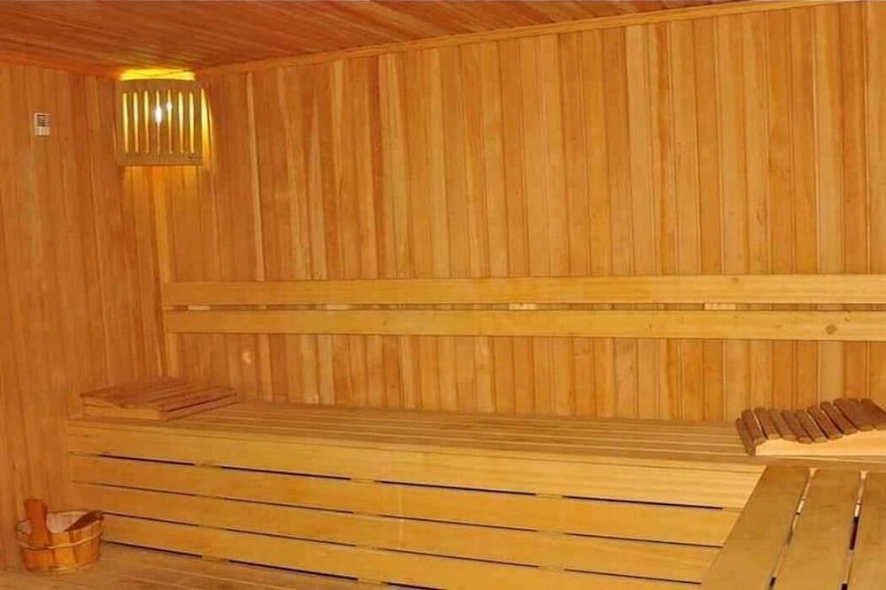 swimming pool spa