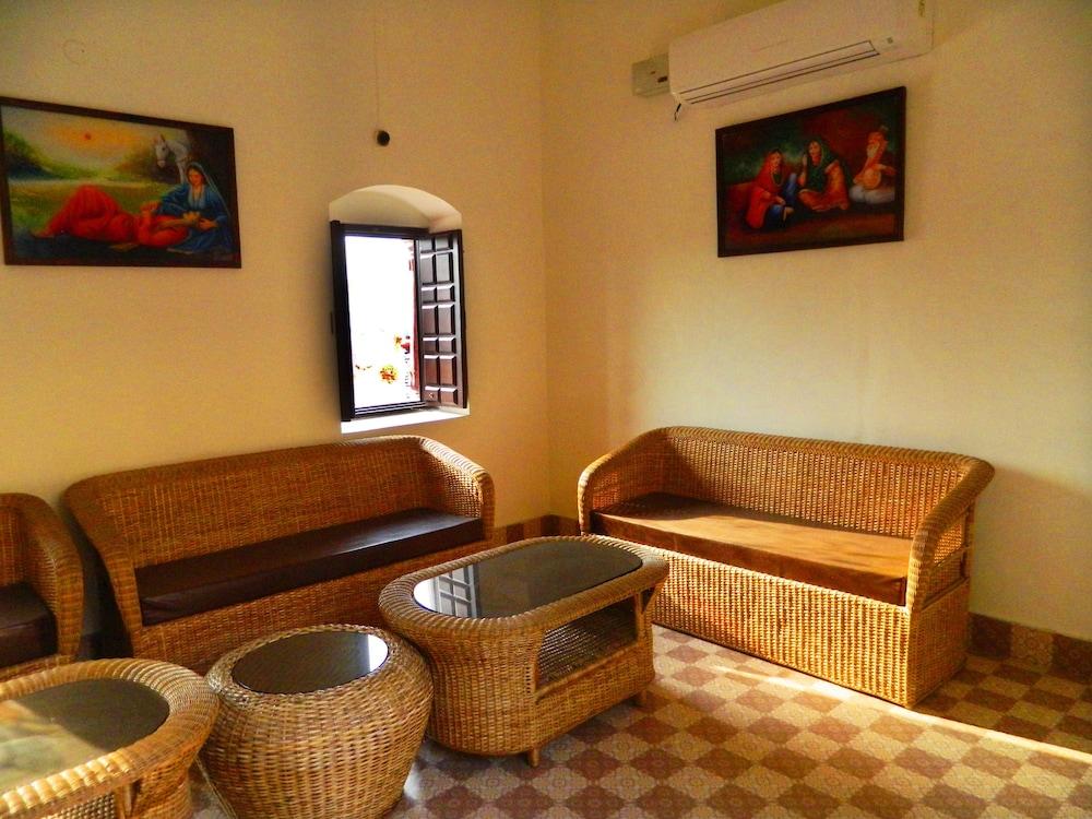 lounge