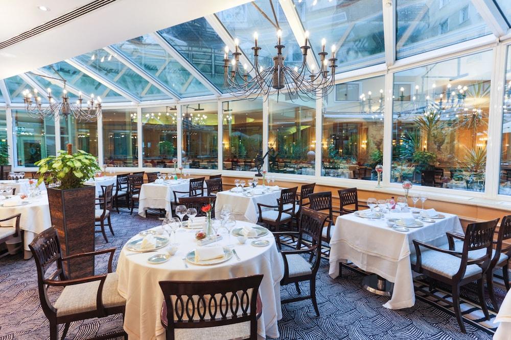 restaurant cafeteria
