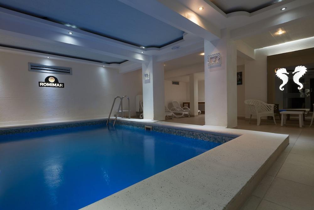 swimming pool spa