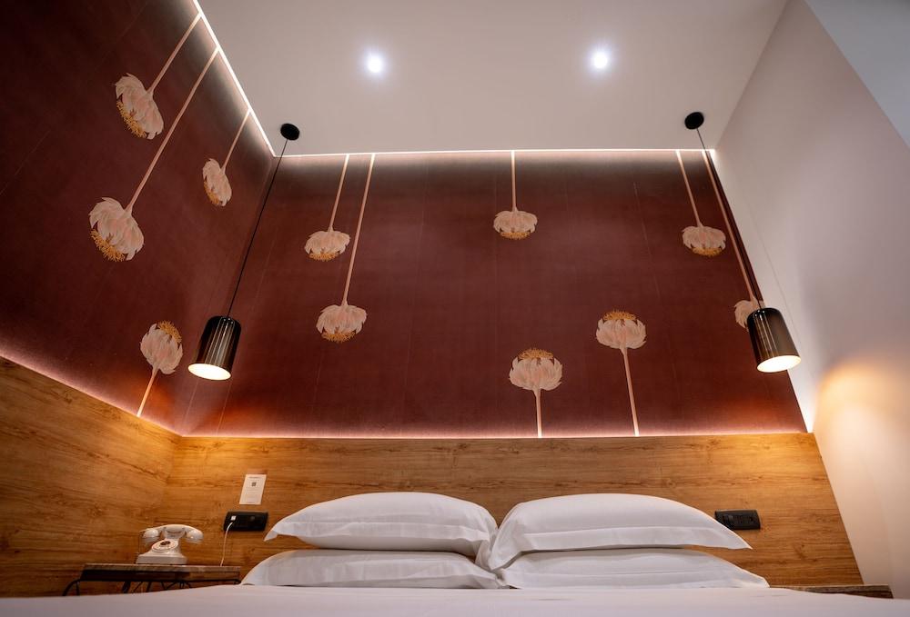 swimming pool spa