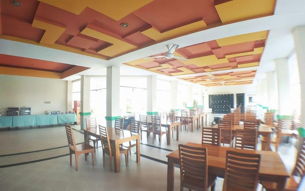 restaurant cafeteria
