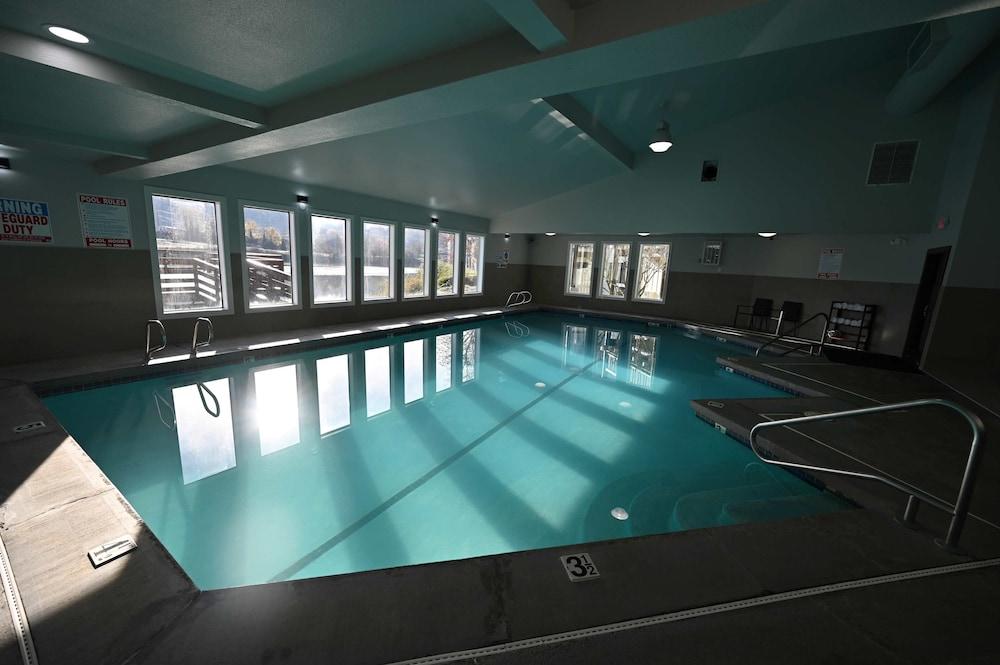 swimming pool spa