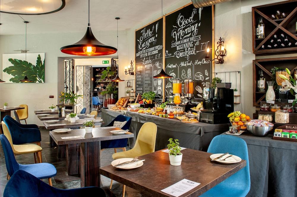 restaurant cafeteria