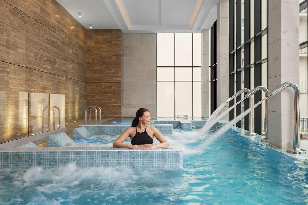 swimming pool spa