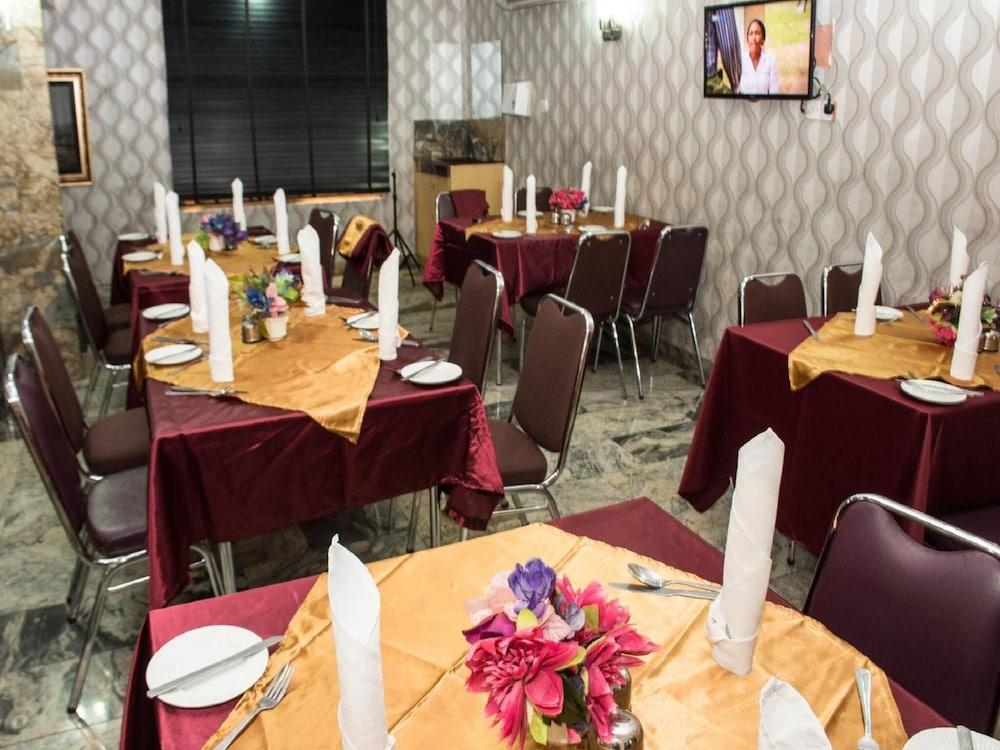 restaurant-cafeteria