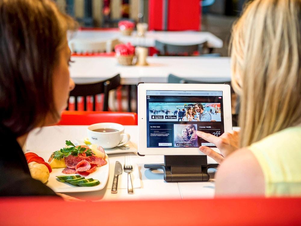 restaurant cafeteria