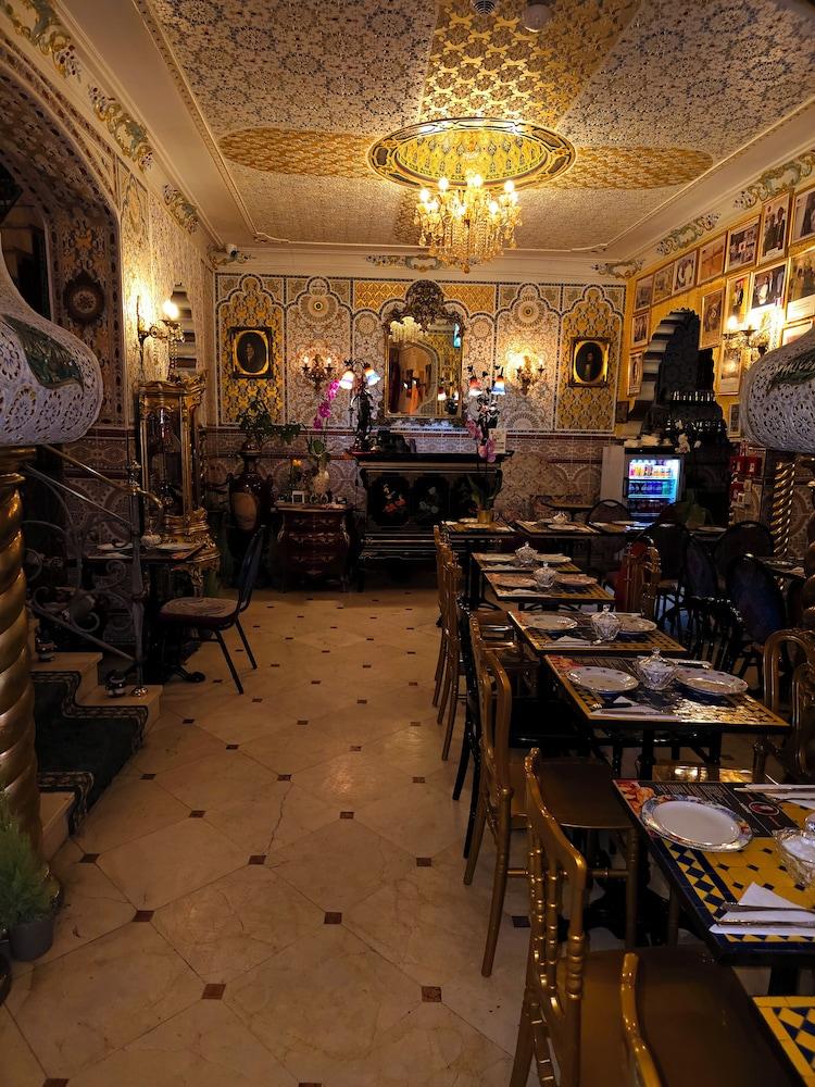 restaurant cafeteria