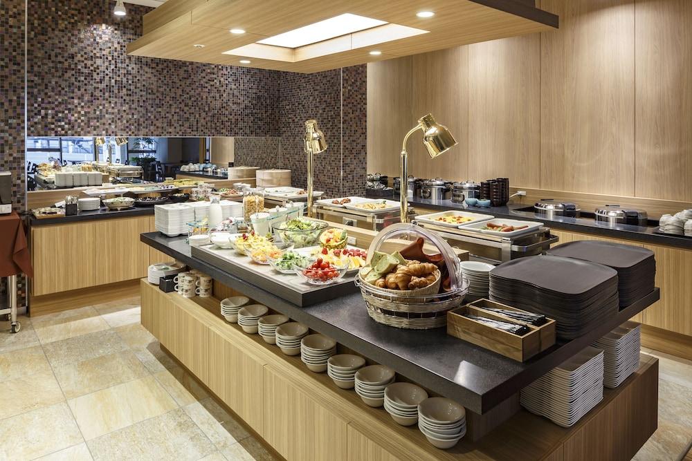 restaurant cafeteria