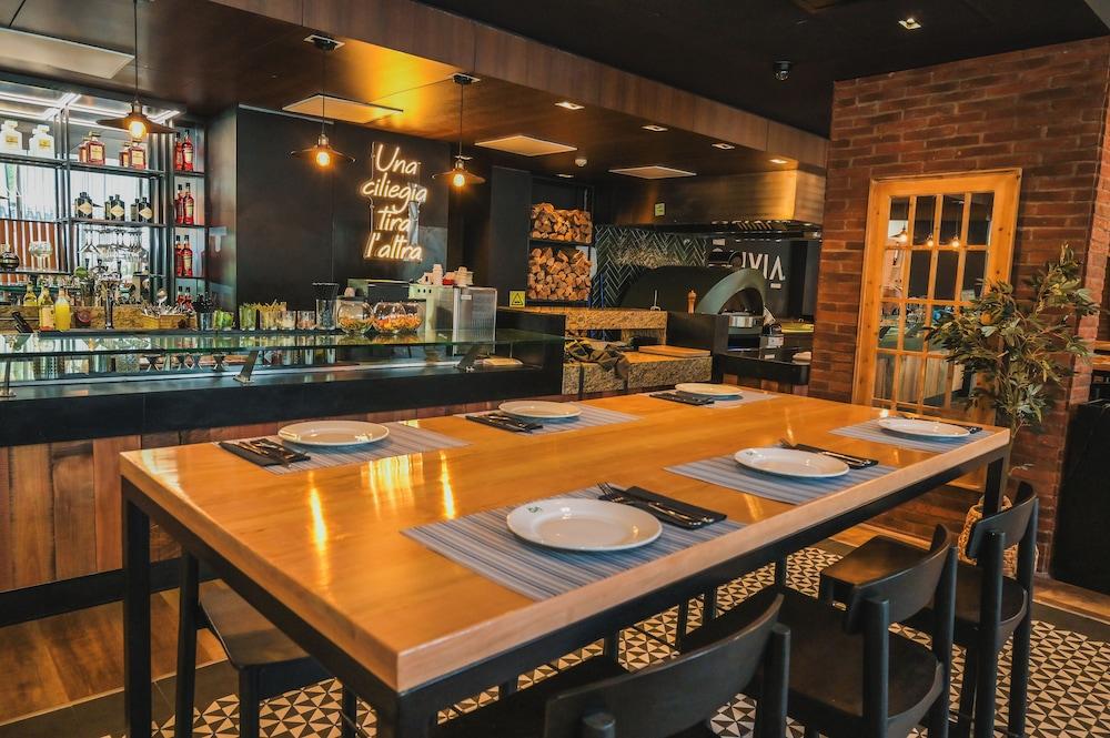 restaurant cafeteria