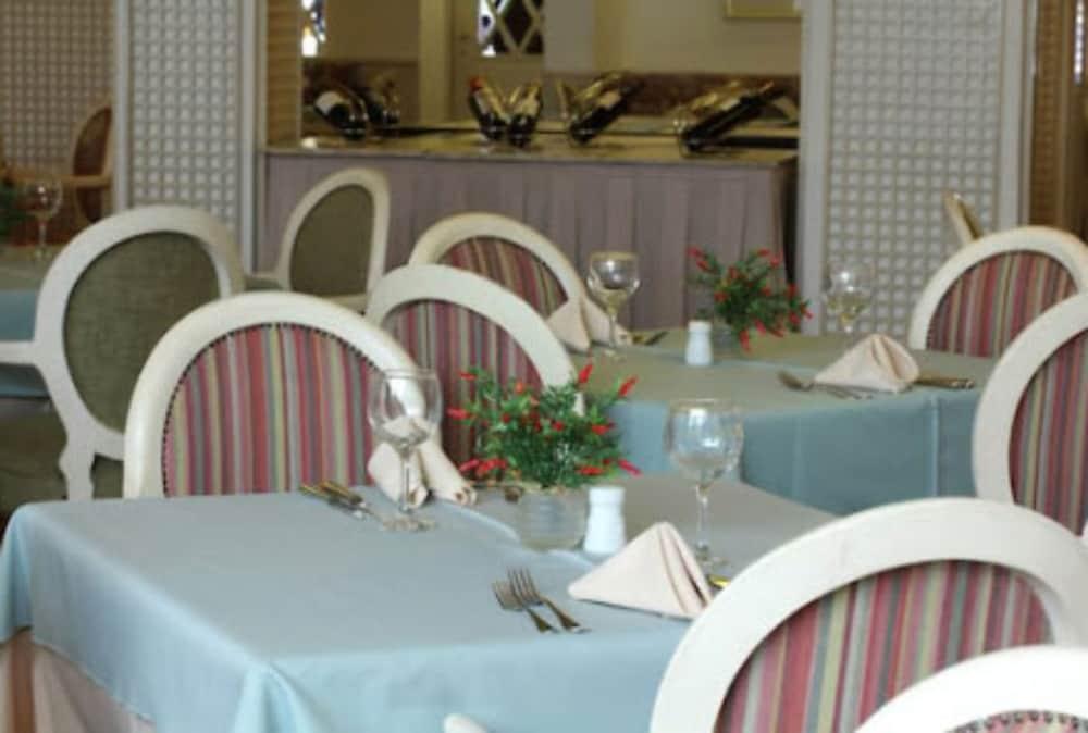 restaurant-cafeteria