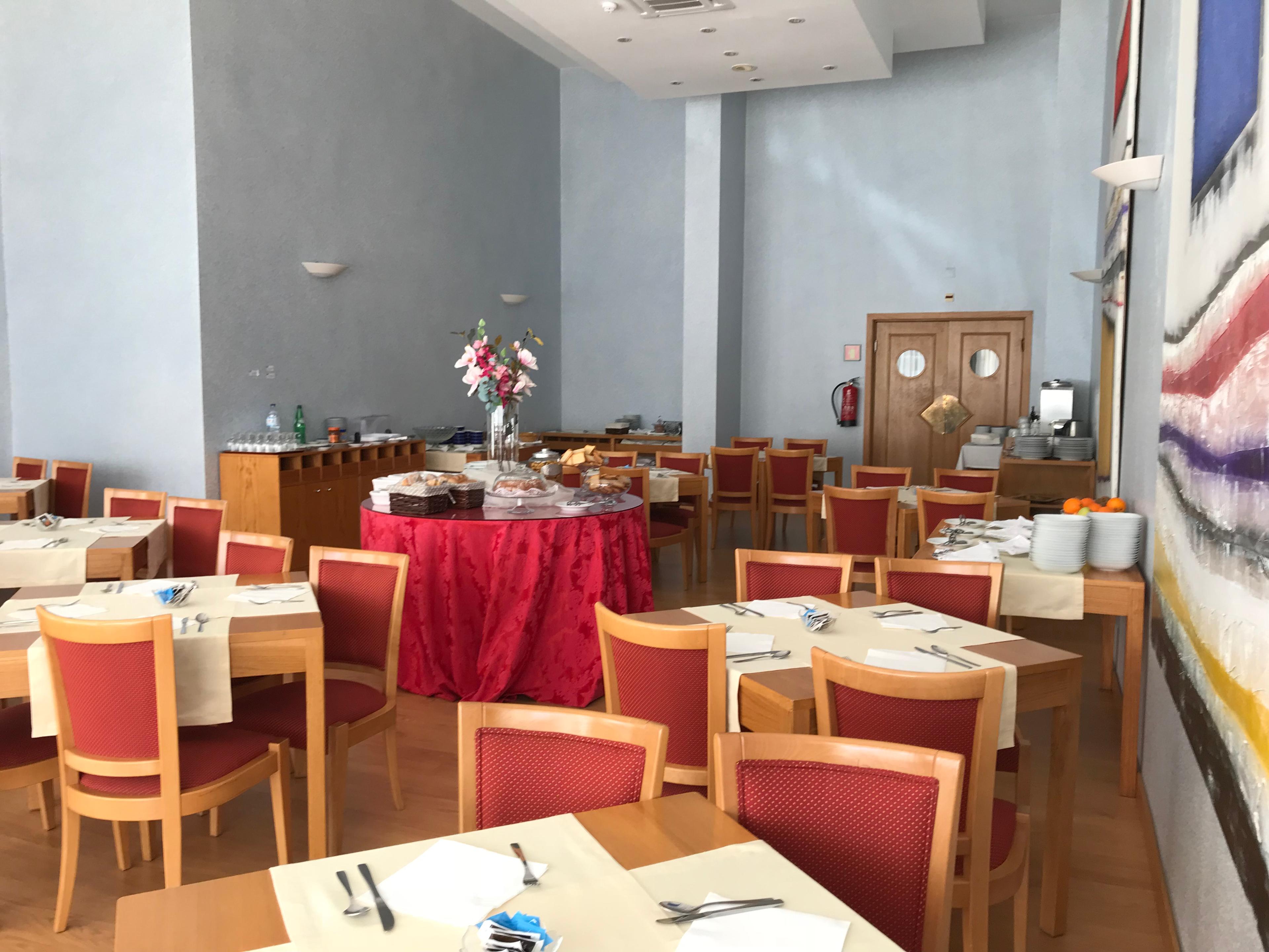 restaurant cafeteria