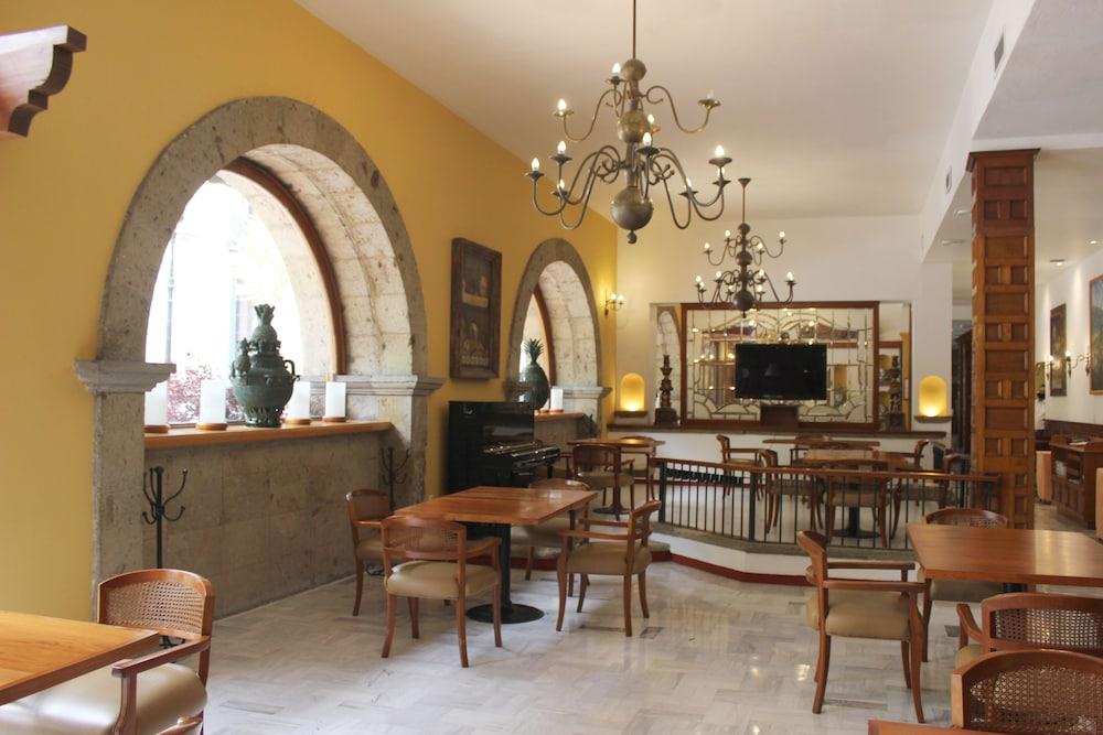 restaurant-cafeteria