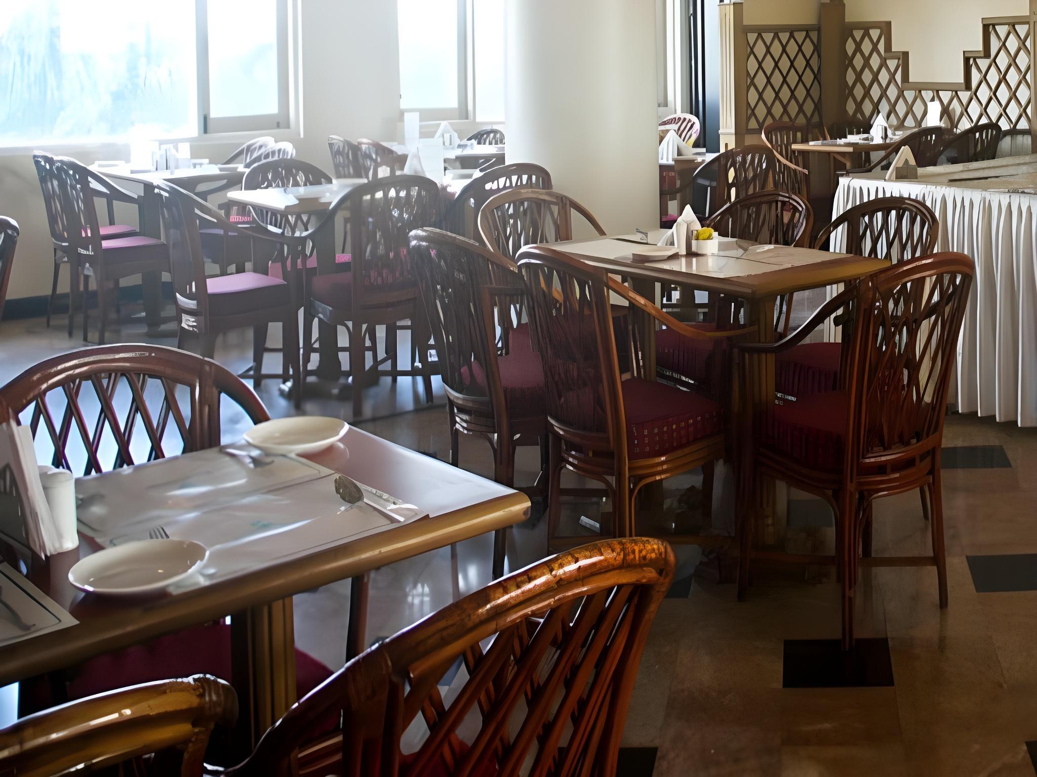 restaurant cafeteria
