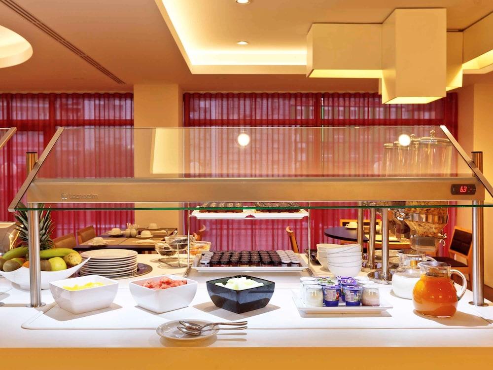 restaurant cafeteria