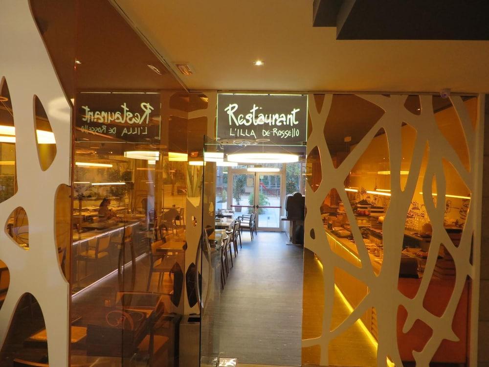 restaurant cafeteria
