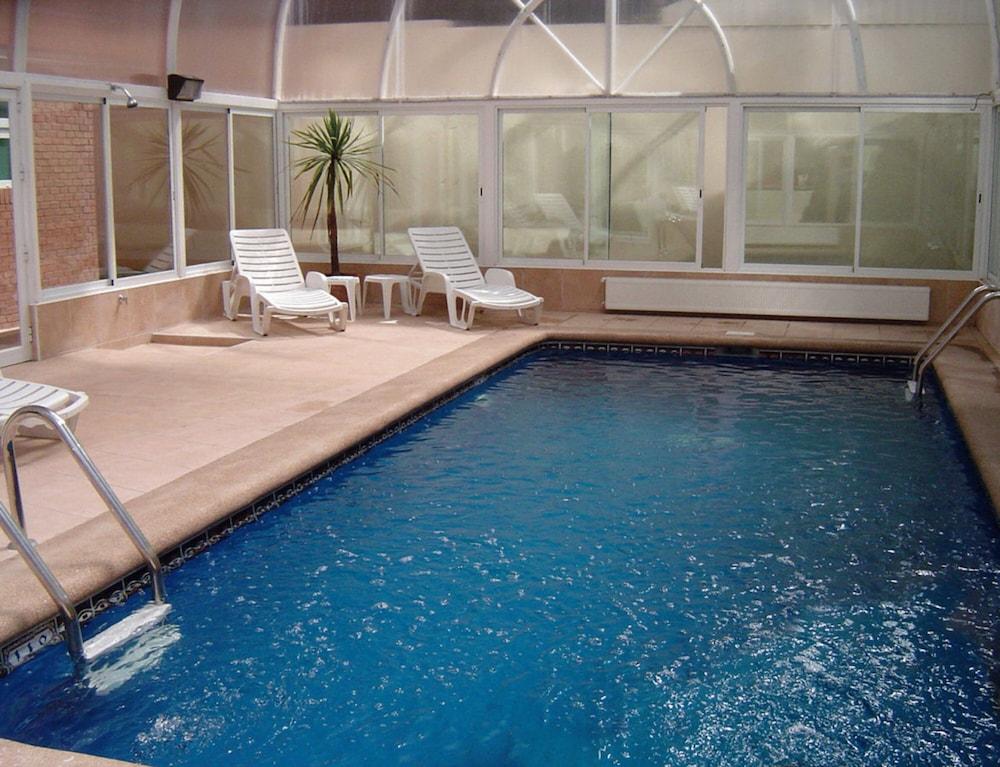 swimming pool spa