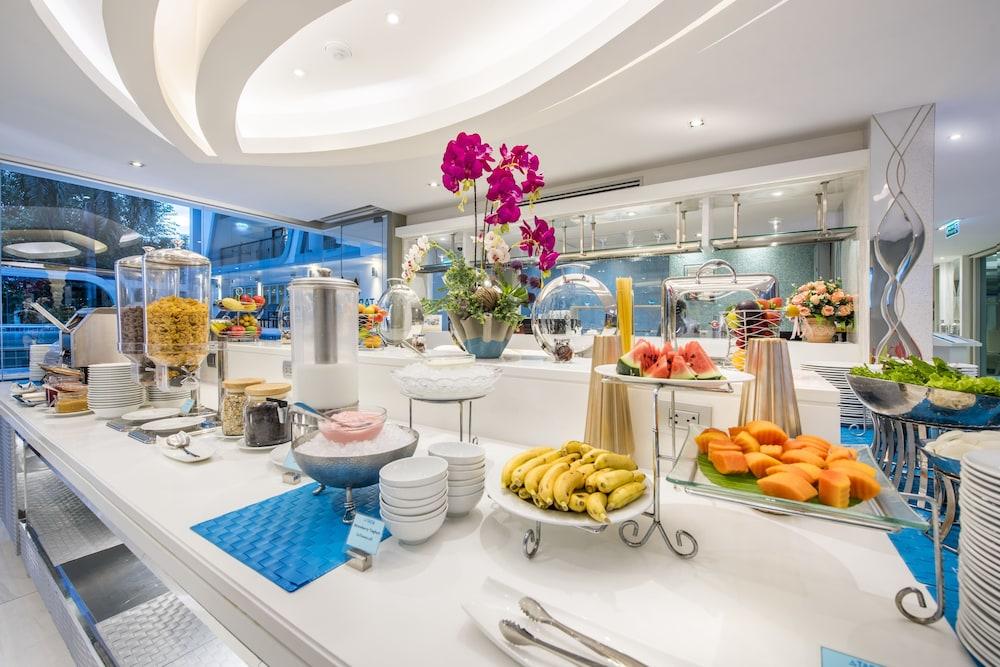 restaurant cafeteria
