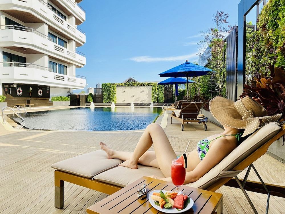 swimming pool spa