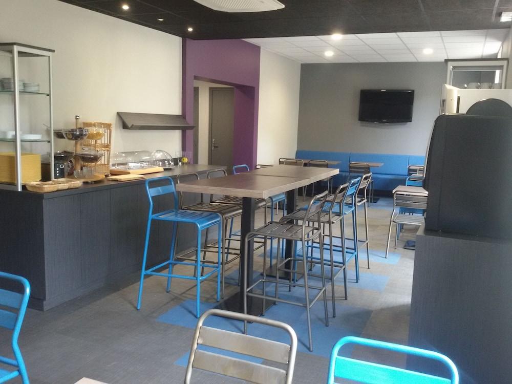 restaurant-cafeteria