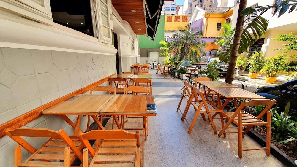 restaurant-cafeteria